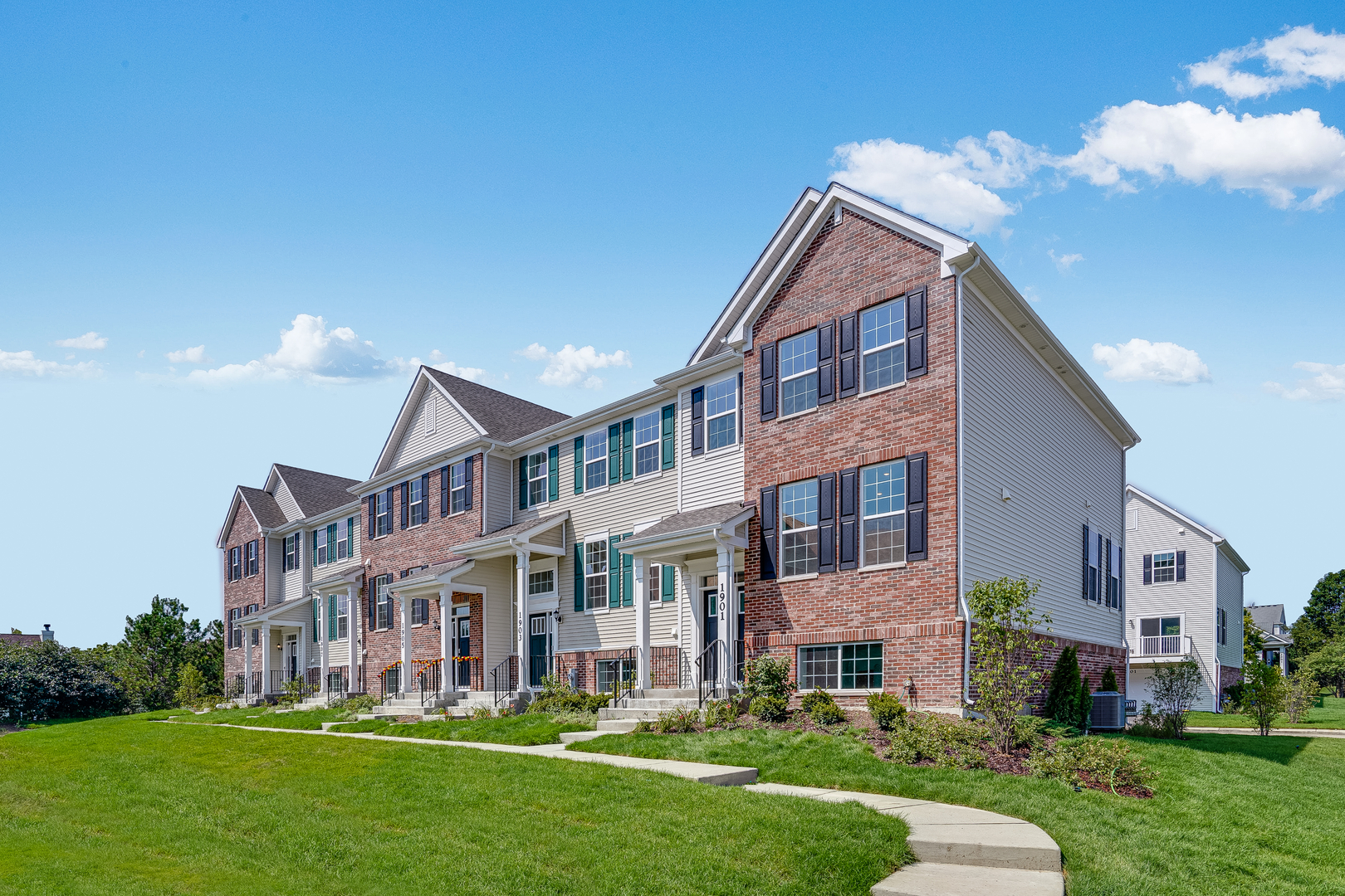 1901 Neubauer Circle, Lindenhurst, IL 60046