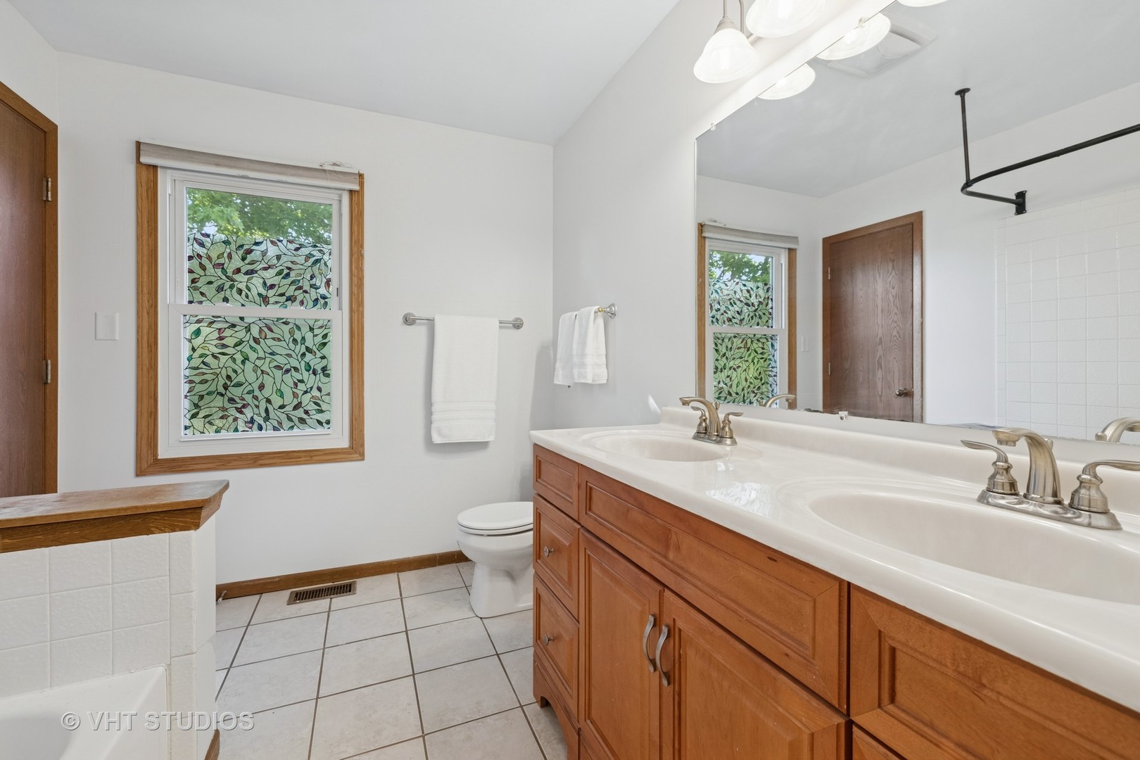 17429 W Hickory Lane, Grayslake, IL 60030