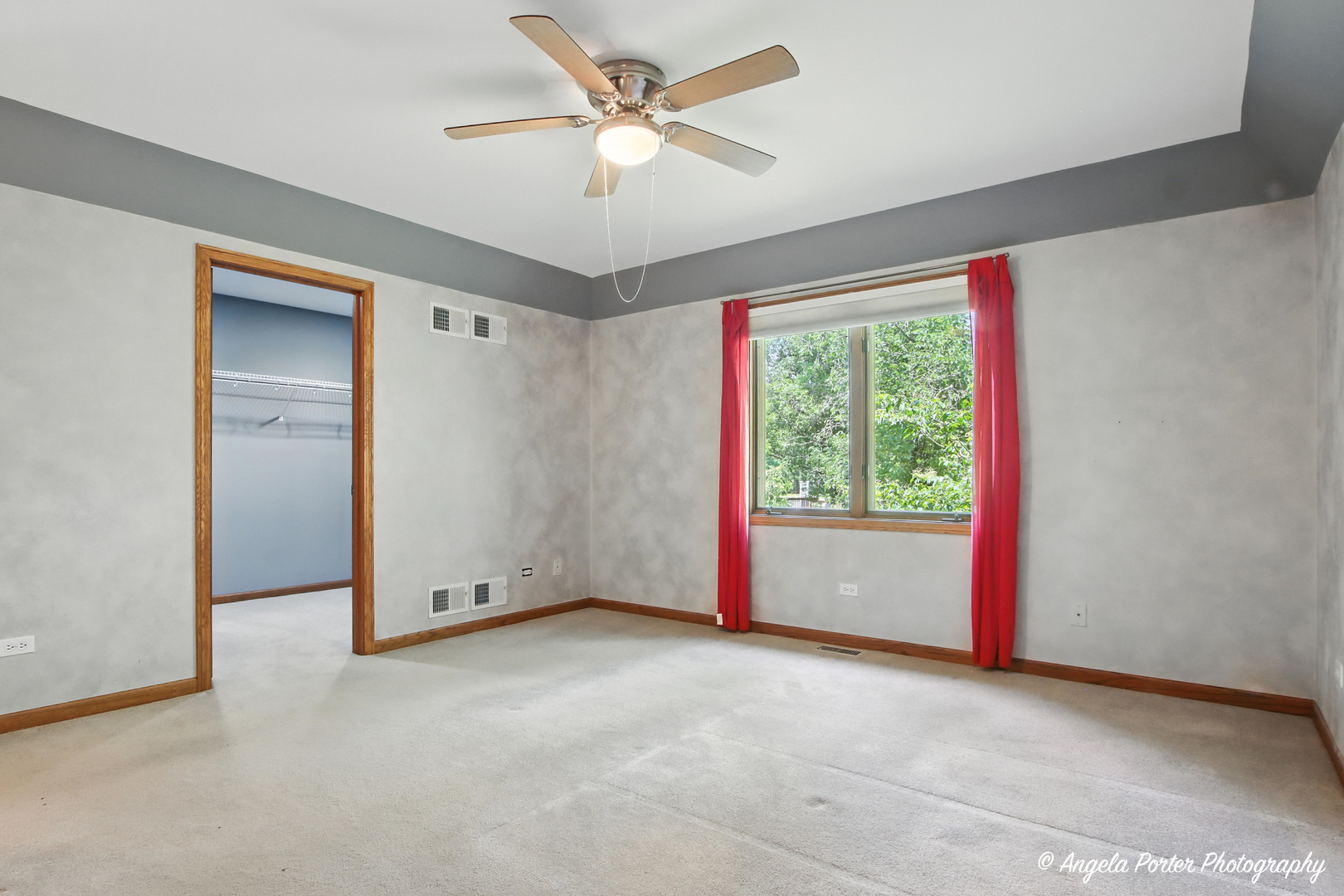 5904 Whiting Drive, McHenry, IL 60050