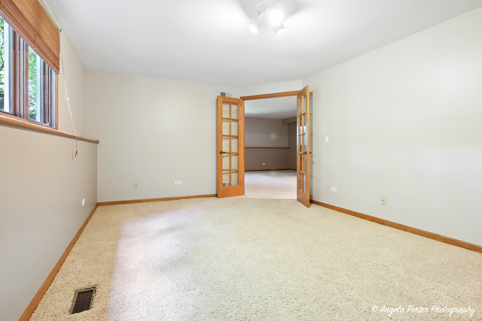 5904 Whiting Drive, McHenry, IL 60050