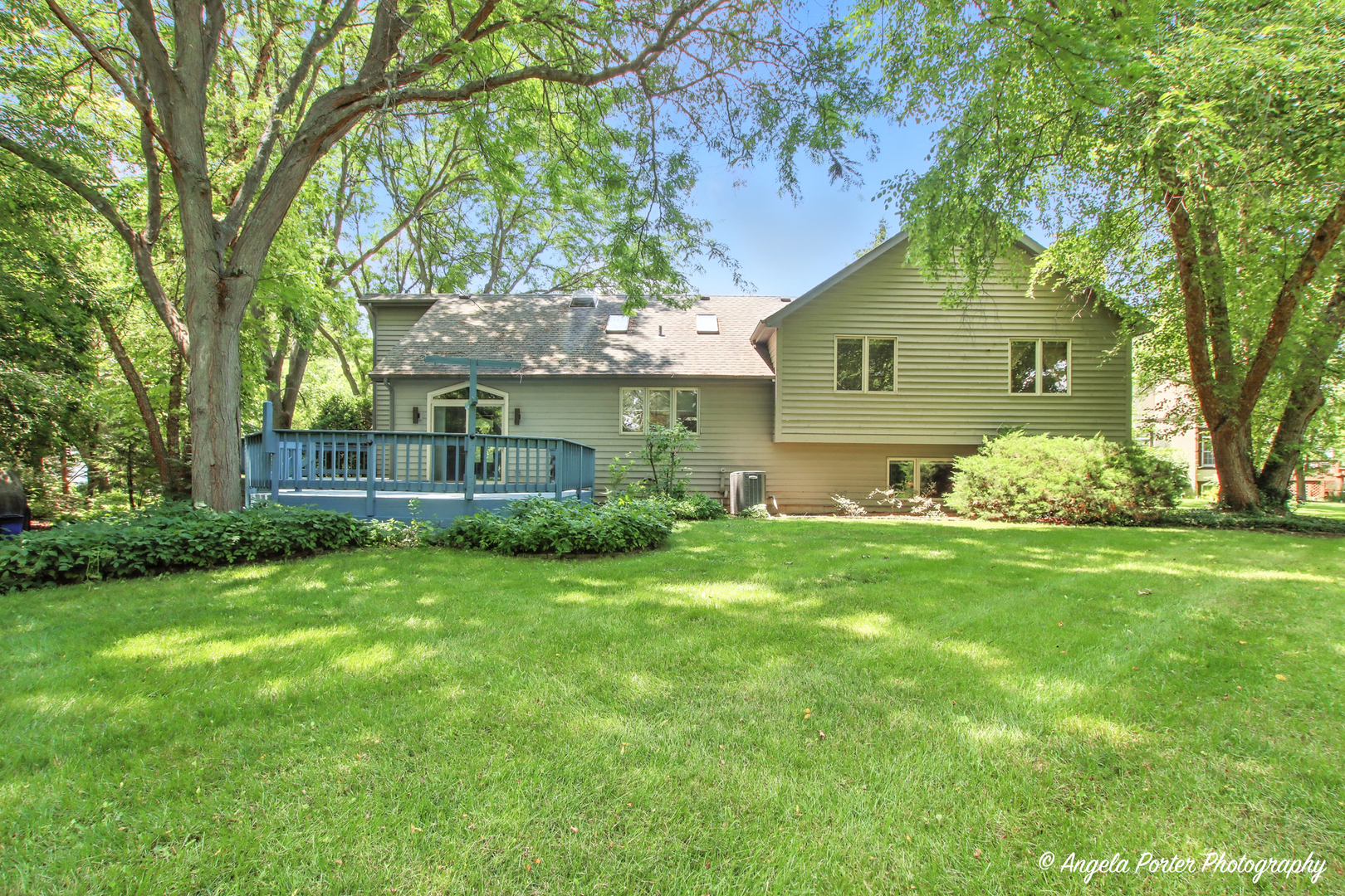 5904 Whiting Drive, McHenry, IL 60050