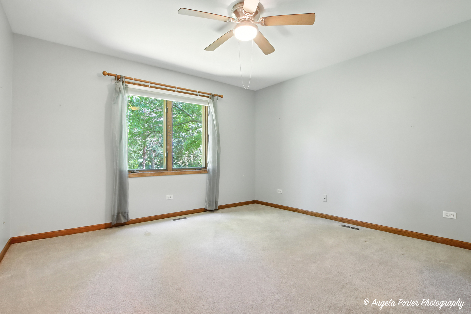 5904 Whiting Drive, McHenry, IL 60050