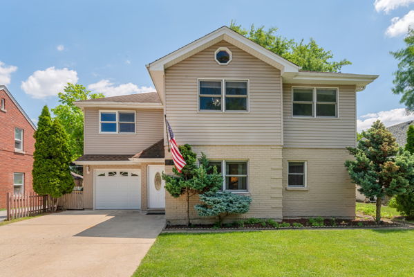 641 8th Avenue, La Grange, IL 60525