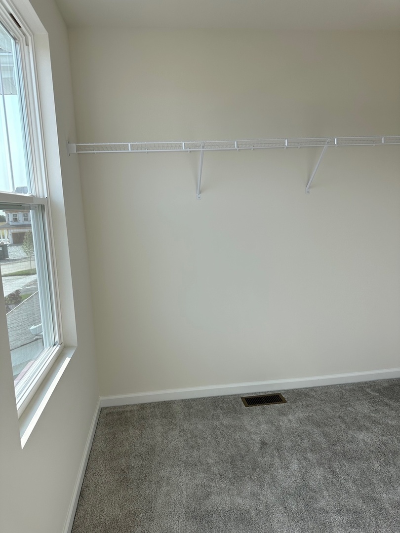 2204 Horseshoe Circle, Naperville, IL 60564