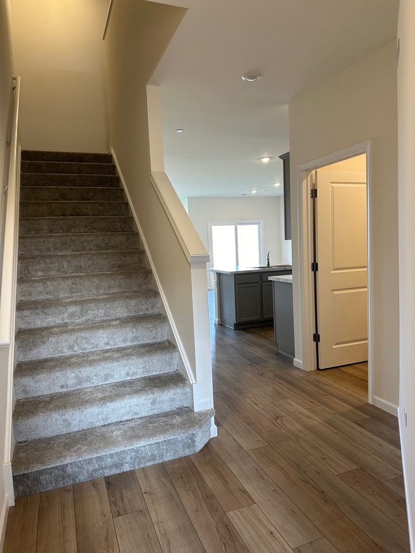 2204 Horseshoe Circle, Naperville, IL 60564