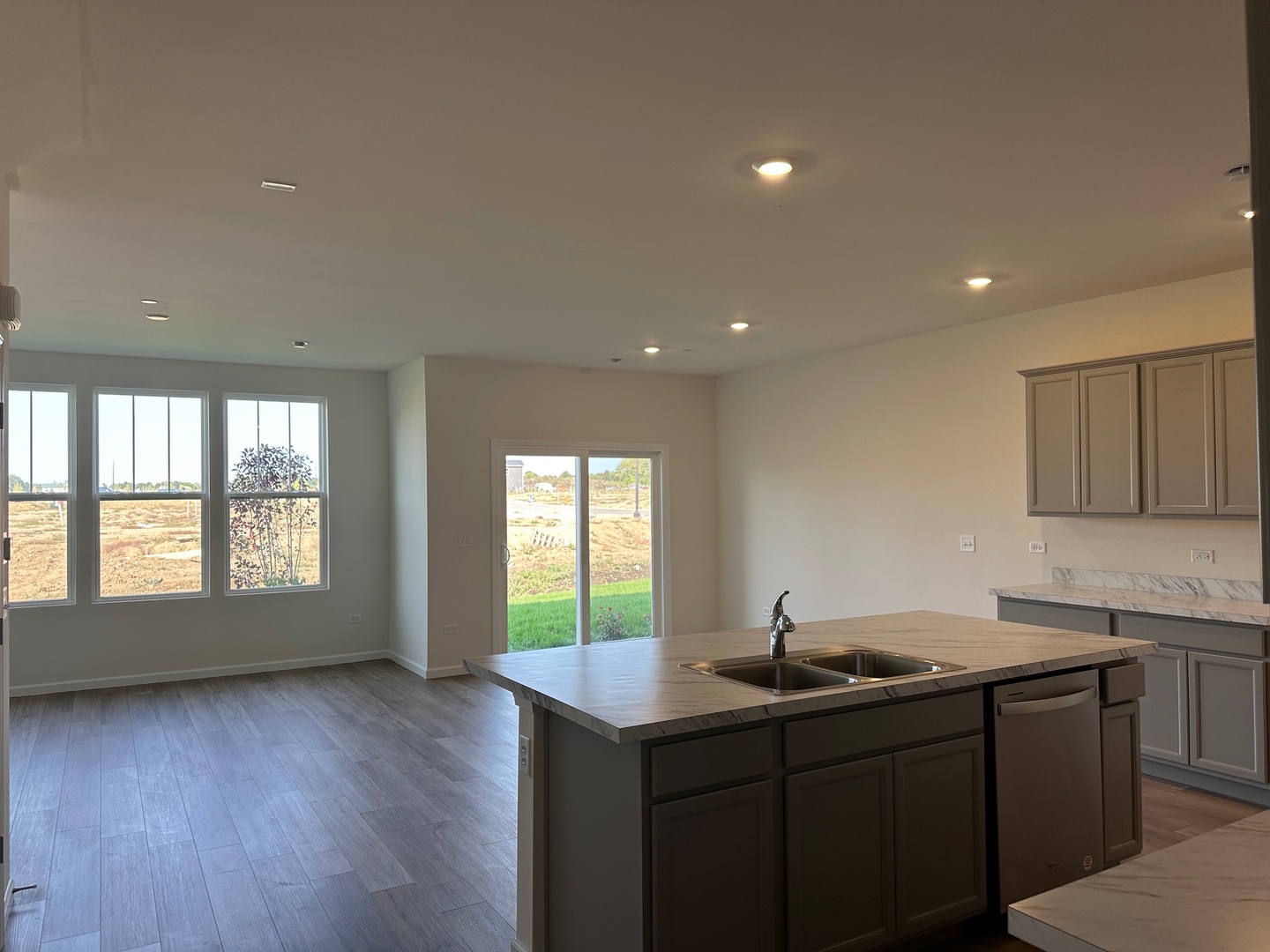 2204 Horseshoe Circle, Naperville, IL 60564
