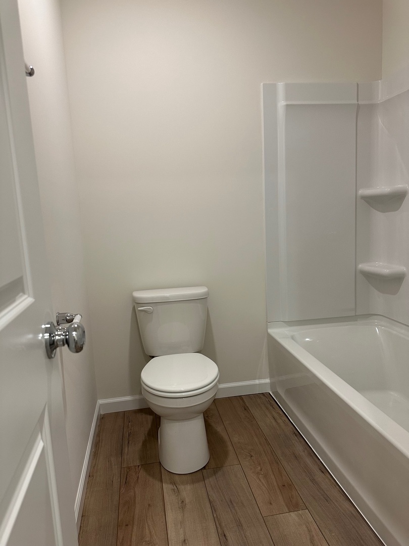 2204 Horseshoe Circle, Naperville, IL 60564