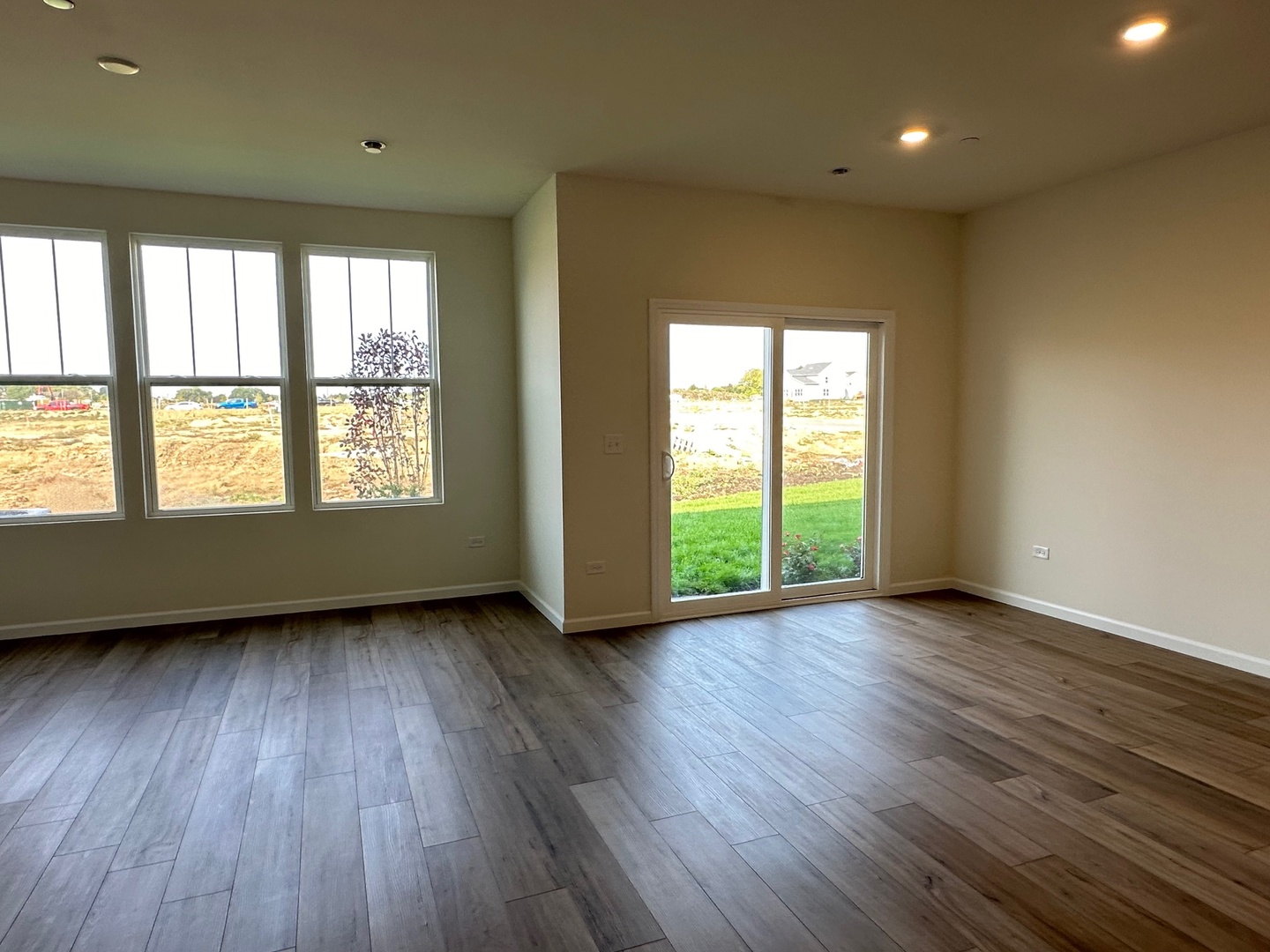 2204 Horseshoe Circle, Naperville, IL 60564