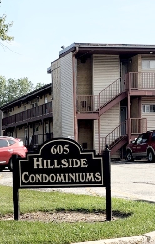 605 N Wolf Road #B9, Hillside, IL 60162