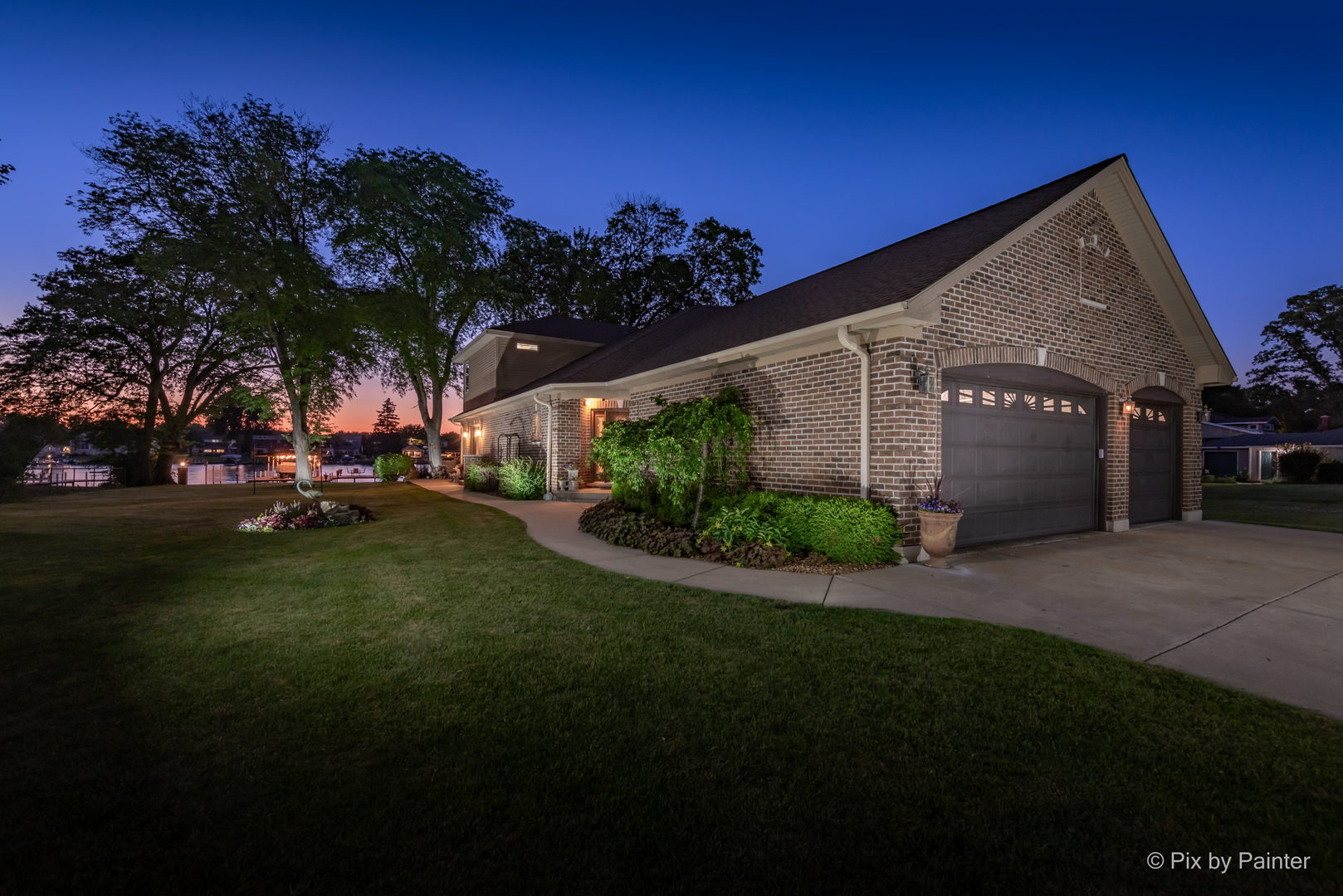 1913 N Woodlawn Park Avenue, McHenry, IL 60051