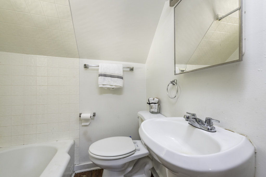 1801 Victoria Avenue #2, North Chicago, IL 60064