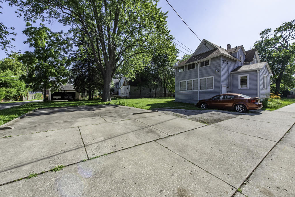 1801 Victoria Avenue #2, North Chicago, IL 60064
