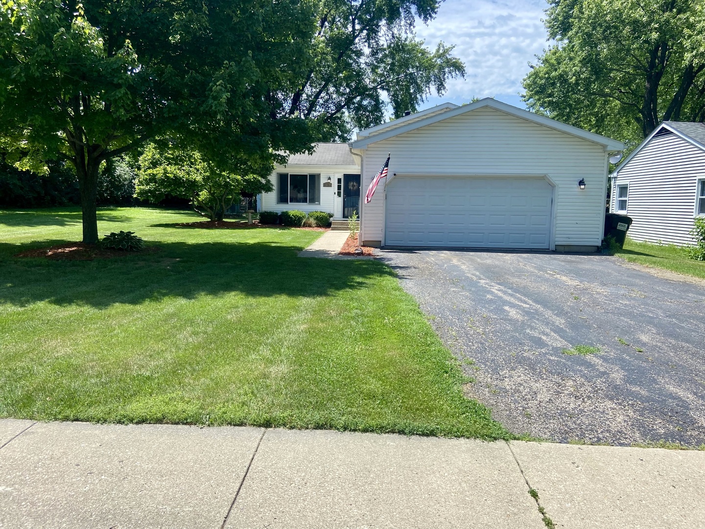 1615 Meadow Lane, McHenry, IL 60050