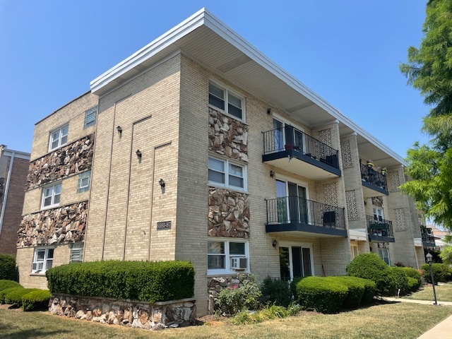 6587 N Northwest Highway #1A, Chicago, IL 60631