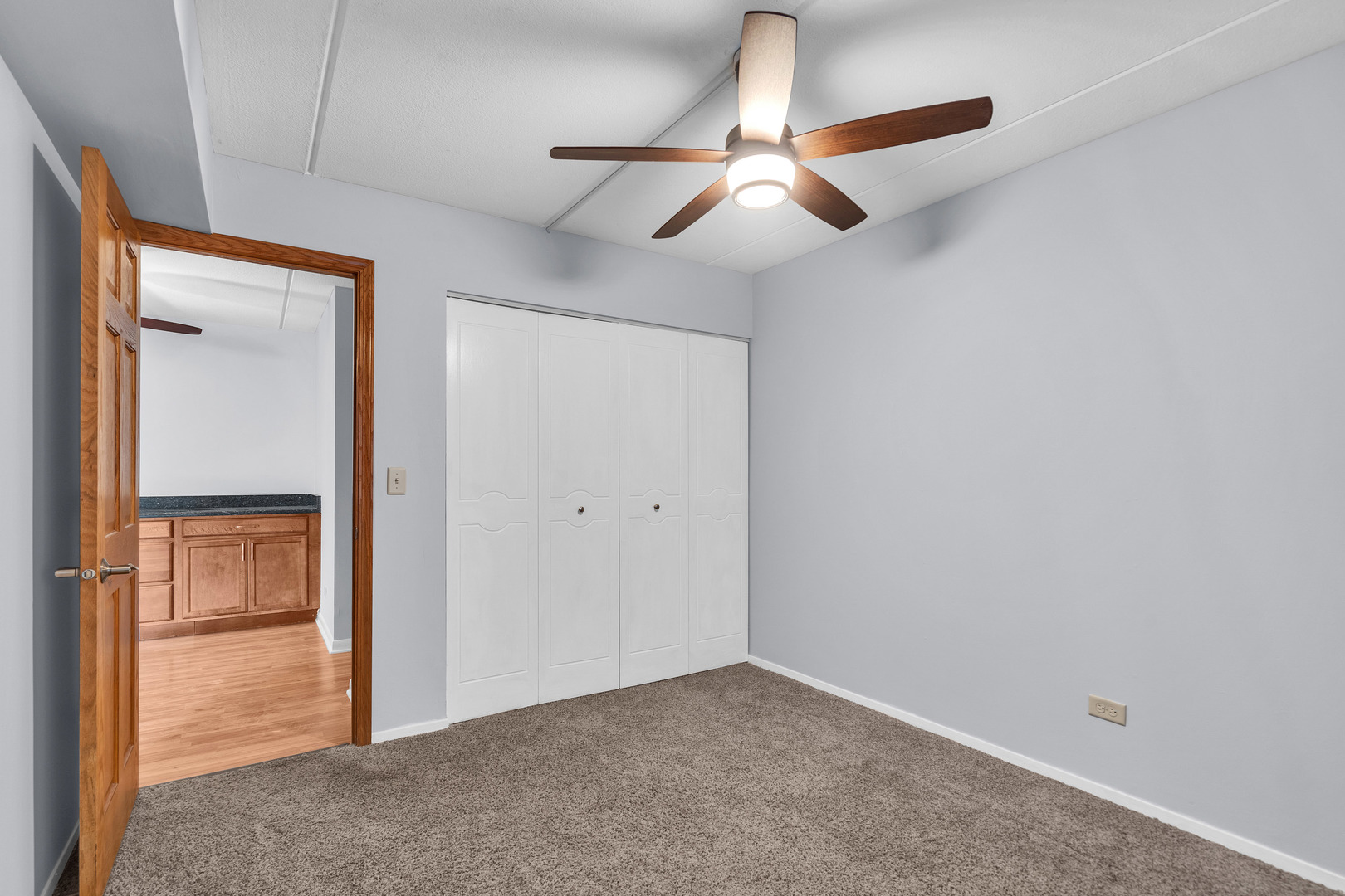 814 N River Road #1D, Mount Prospect, IL 60056