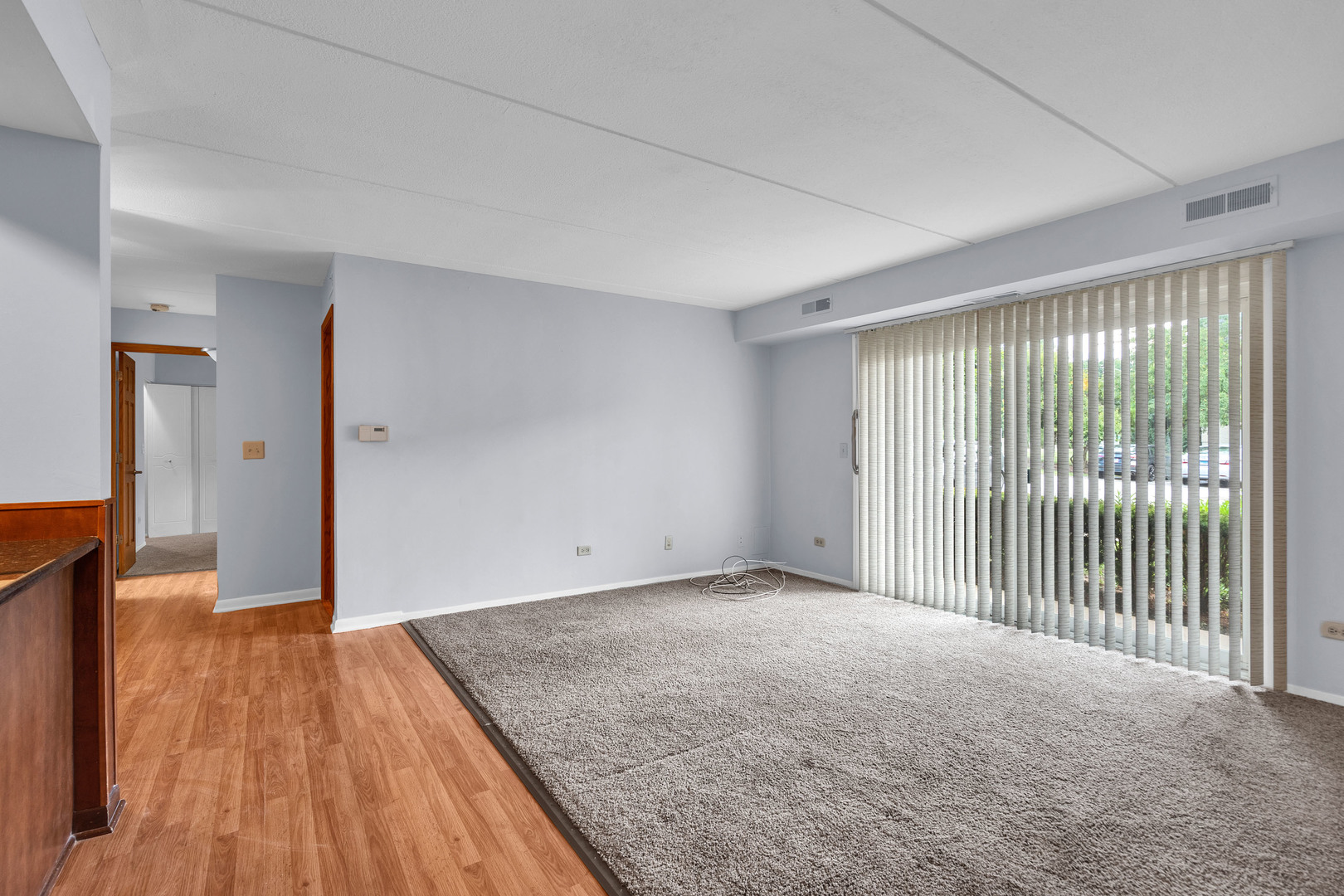 814 N River Road #1D, Mount Prospect, IL 60056