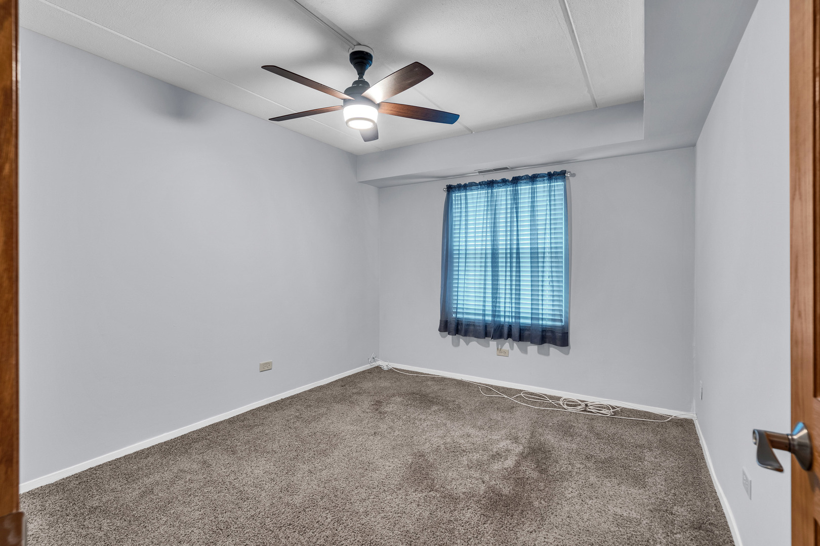 814 N River Road #1D, Mount Prospect, IL 60056