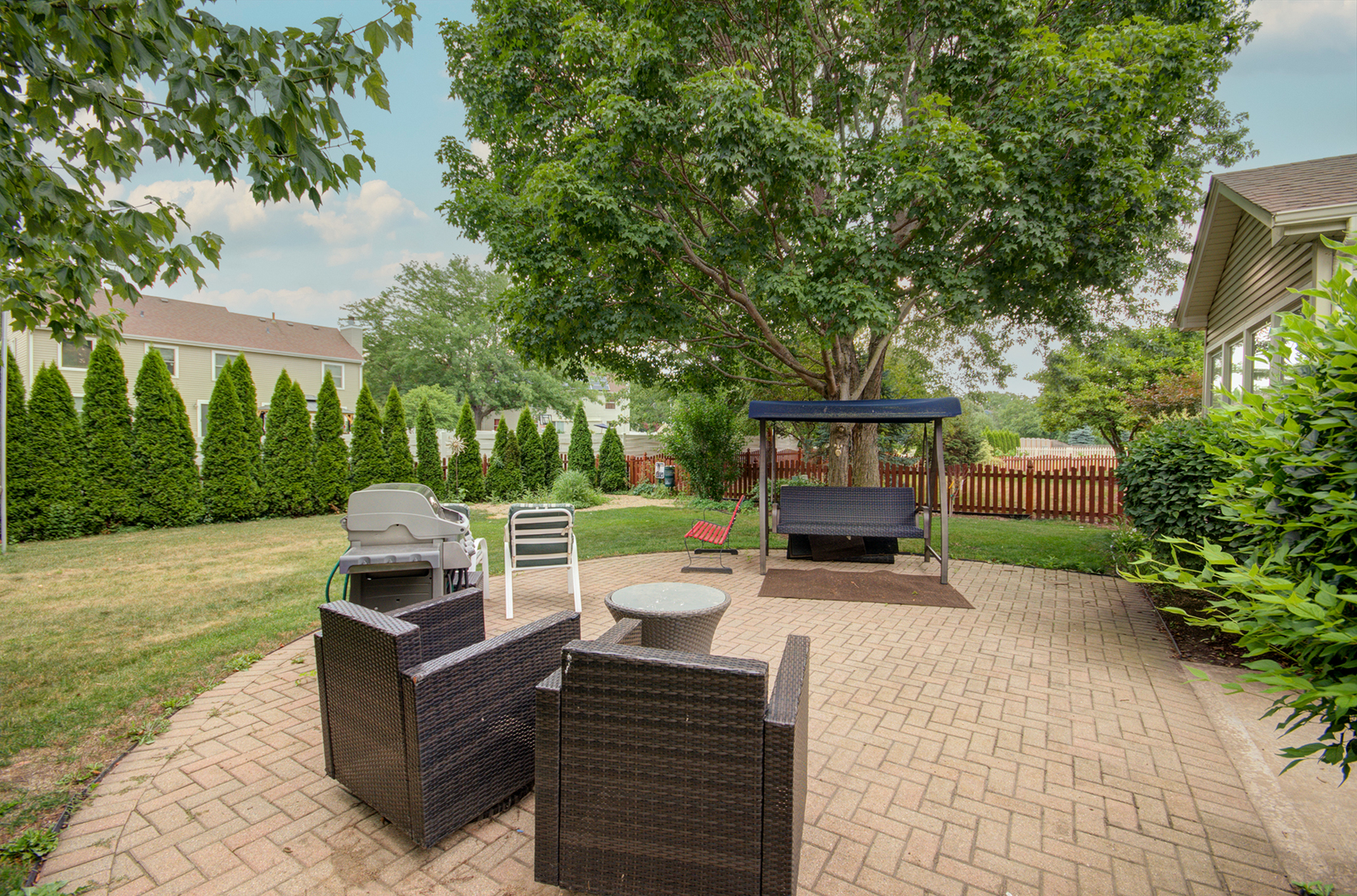 332 Stonemill Lane, Oswego, IL 60543