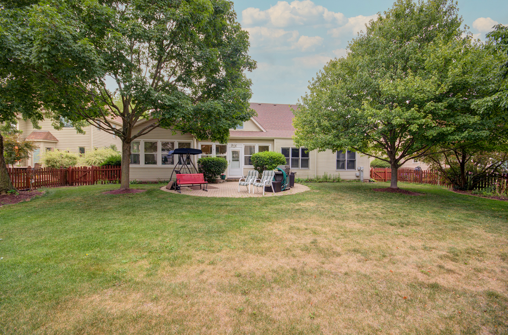 332 Stonemill Lane, Oswego, IL 60543