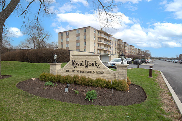 110 W Butterfield Road #405S, Elmhurst, IL 60126