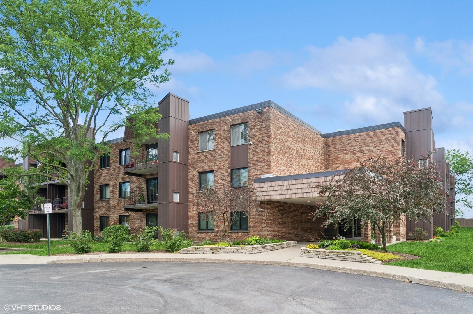 522 E Algonquin Road #309A, Schaumburg, IL 60173