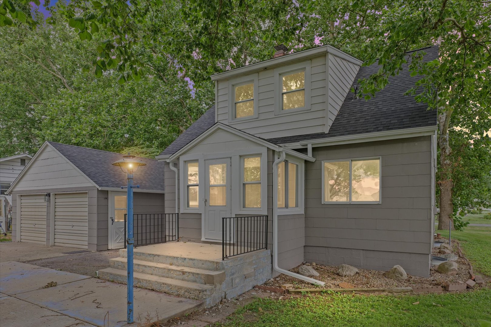 105 N Madison Street, Sibley, IL 61773