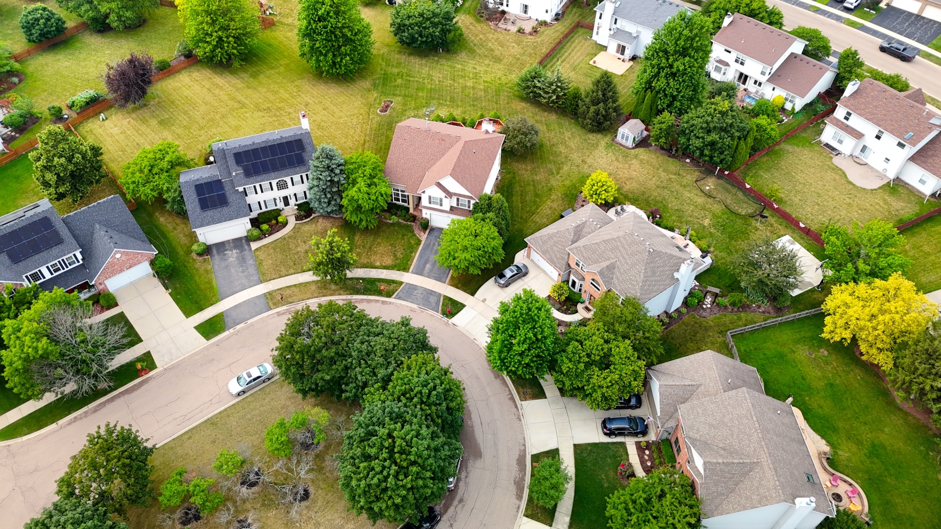 2578 Crestview Drive, Aurora, IL 60502