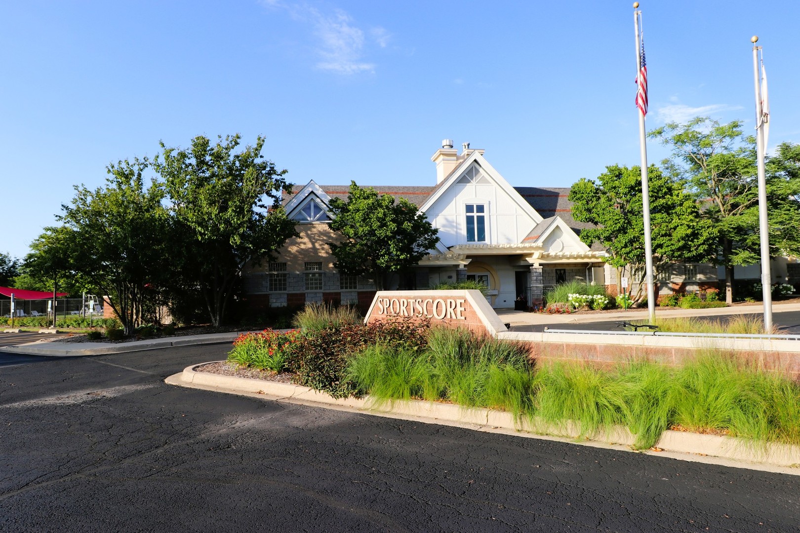 2578 Crestview Drive, Aurora, IL 60502