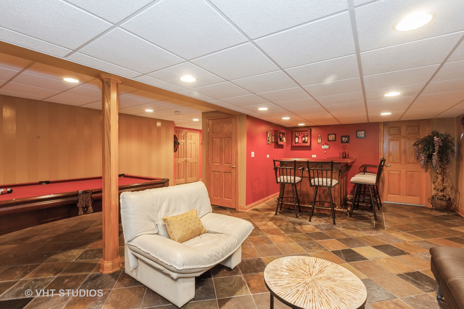 2578 Crestview Drive, Aurora, IL 60502