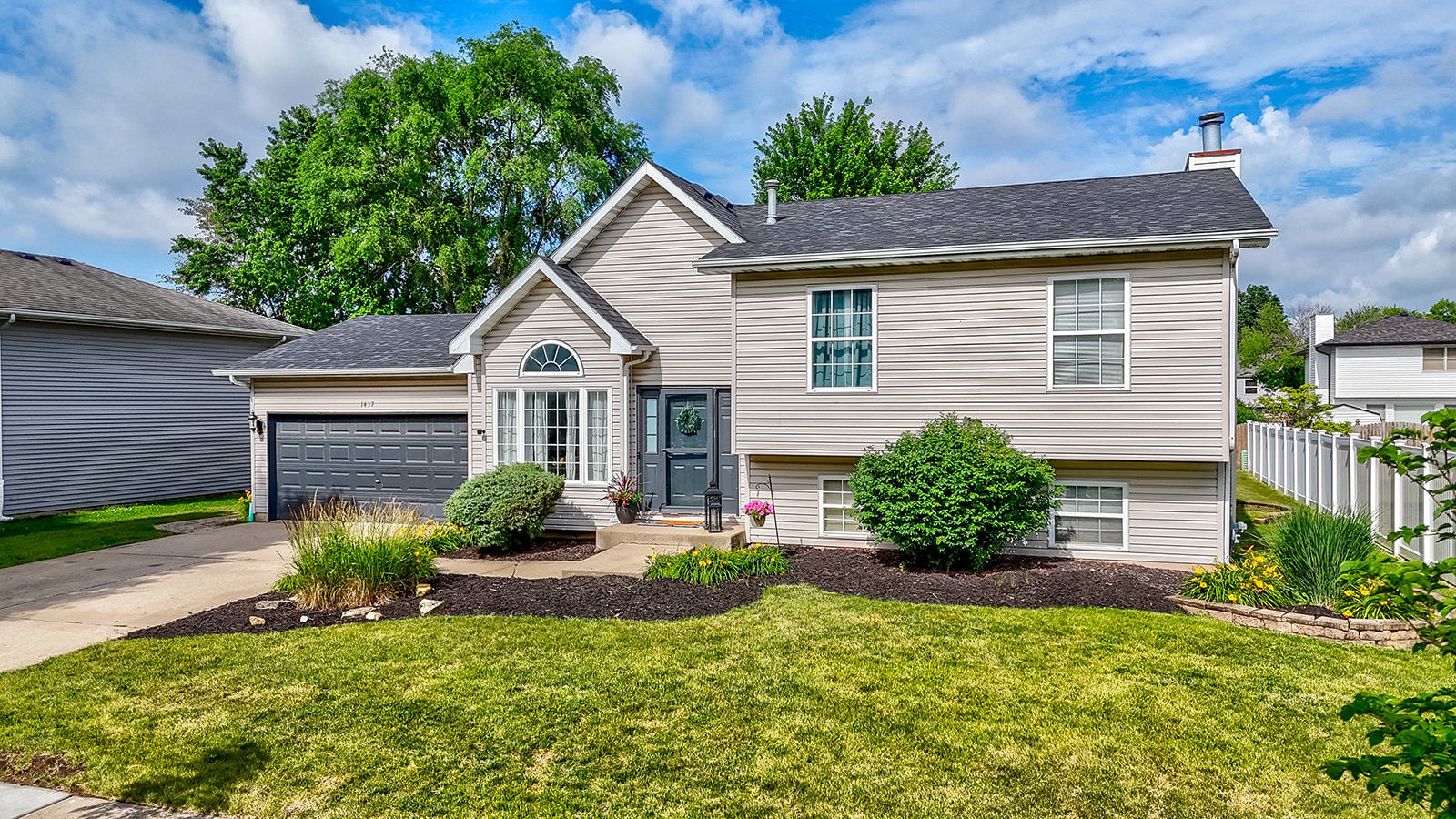 1437 Vintage Drive, Joliet, IL 60431