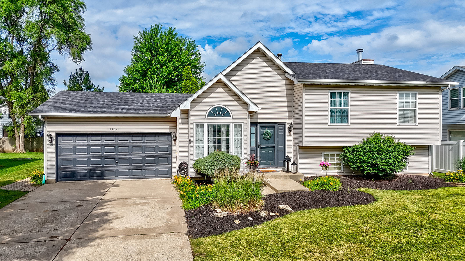 1437 Vintage Drive, Joliet, IL 60431