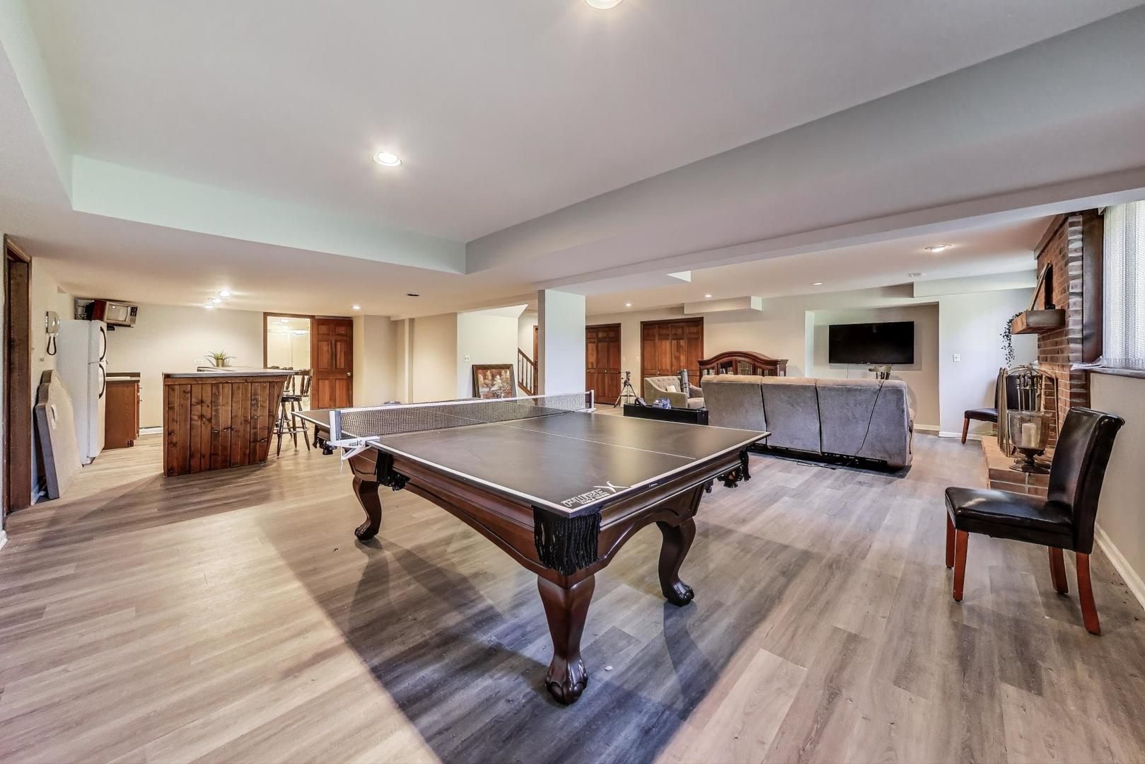 33 N Liberty Drive, South Barrington, IL 60010