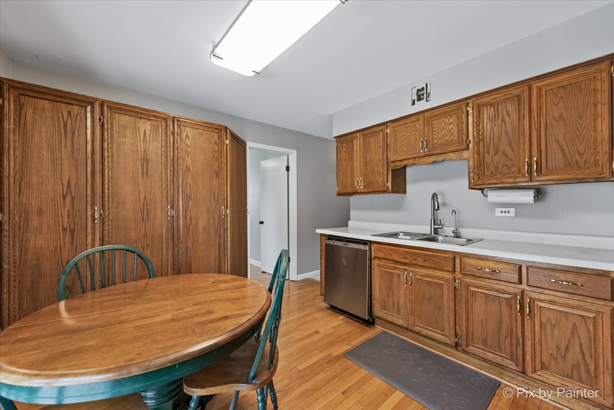 303 S President Street, Wheaton, IL 60187
