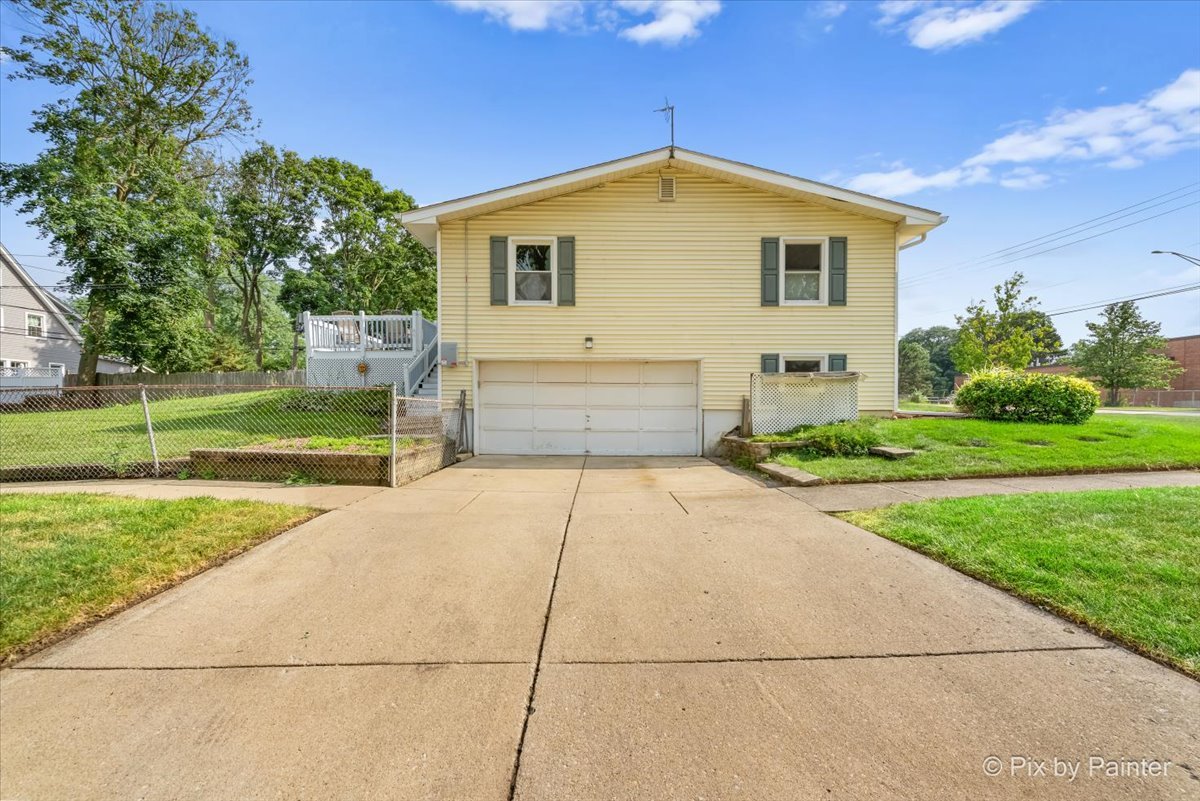 303 S President Street, Wheaton, IL 60187