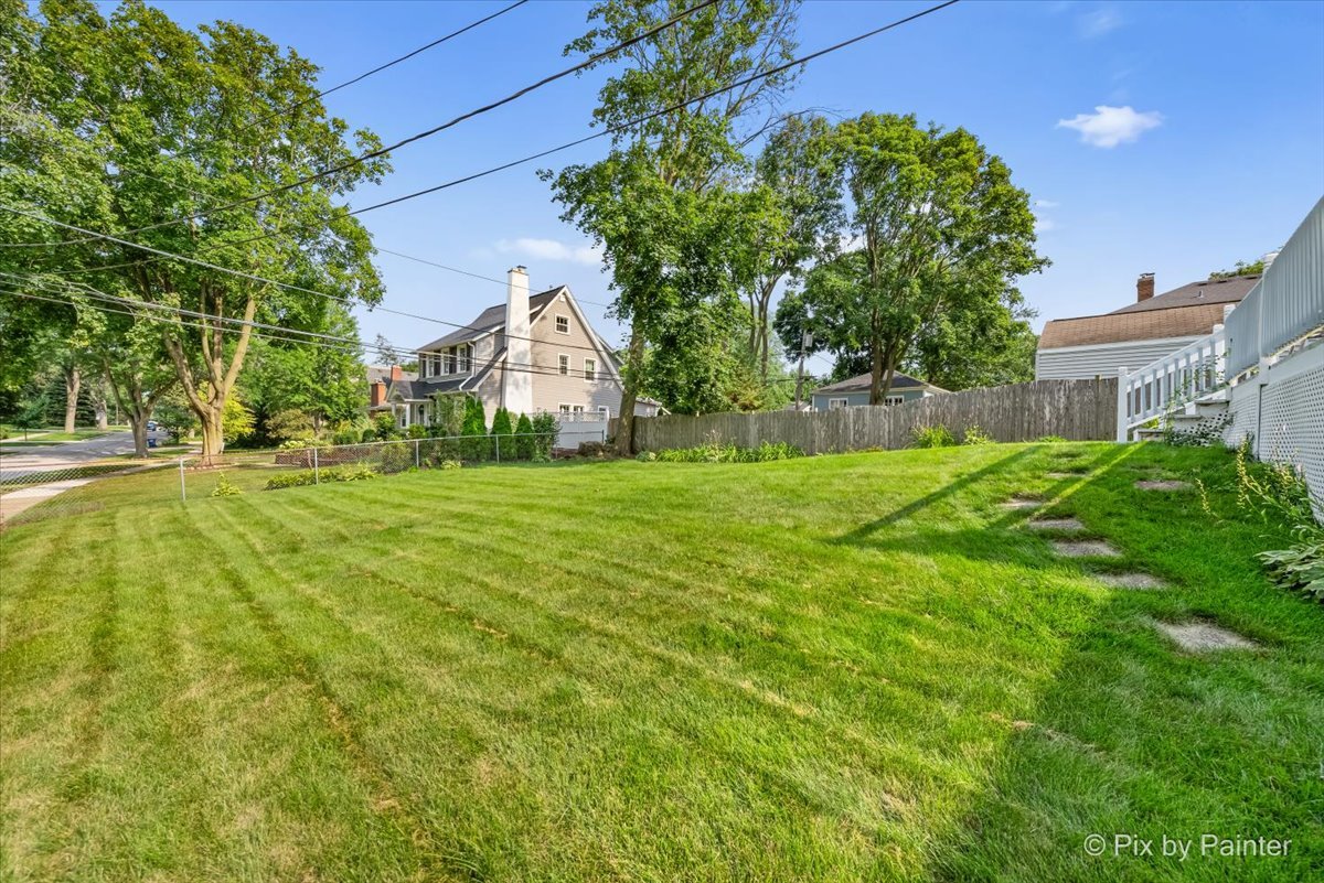 303 S President Street, Wheaton, IL 60187