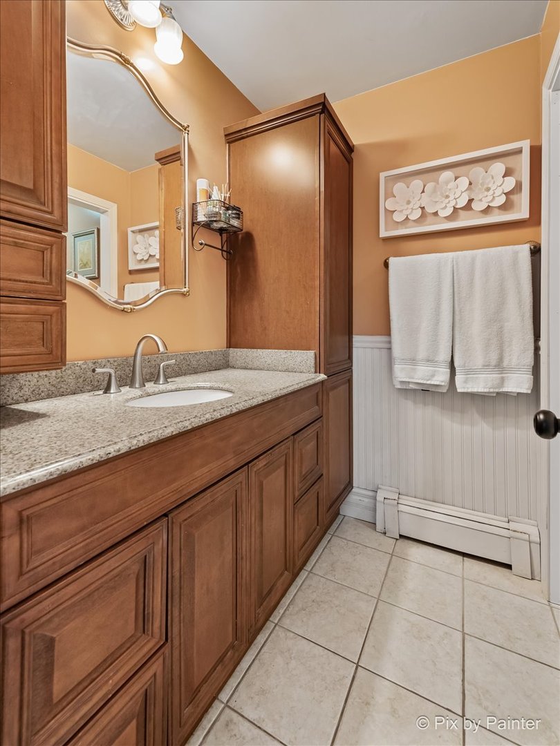 303 S President Street, Wheaton, IL 60187