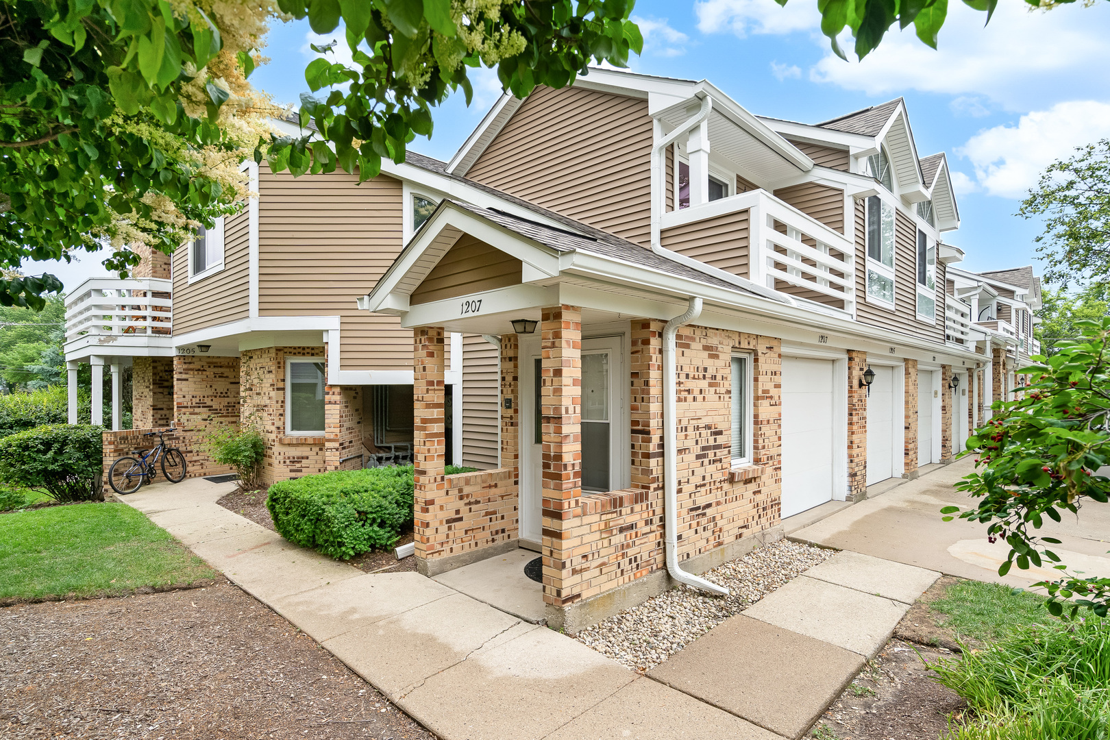 1207 Ranchview Court #1207, Buffalo Grove, IL 60089