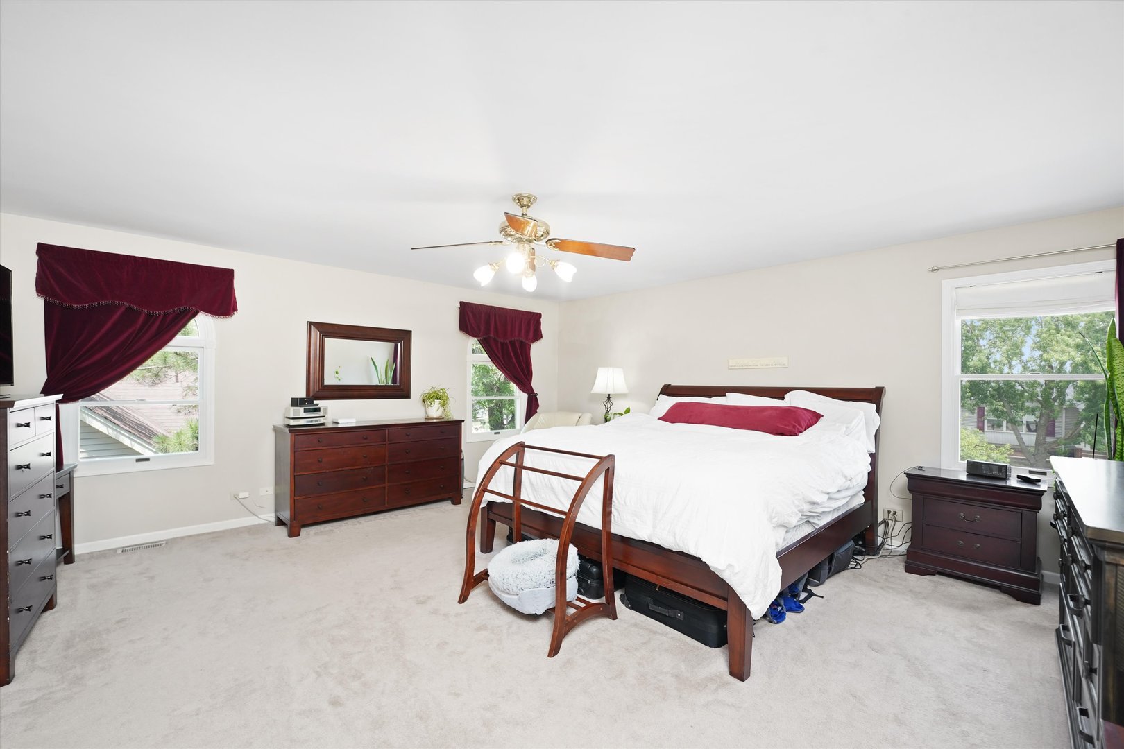 428 Linsey Avenue, Schaumburg, IL 60194