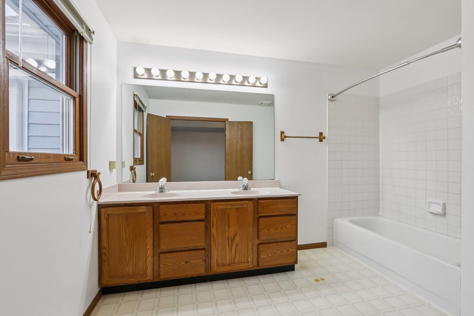 468 Joren Trail, Antioch, IL 60002