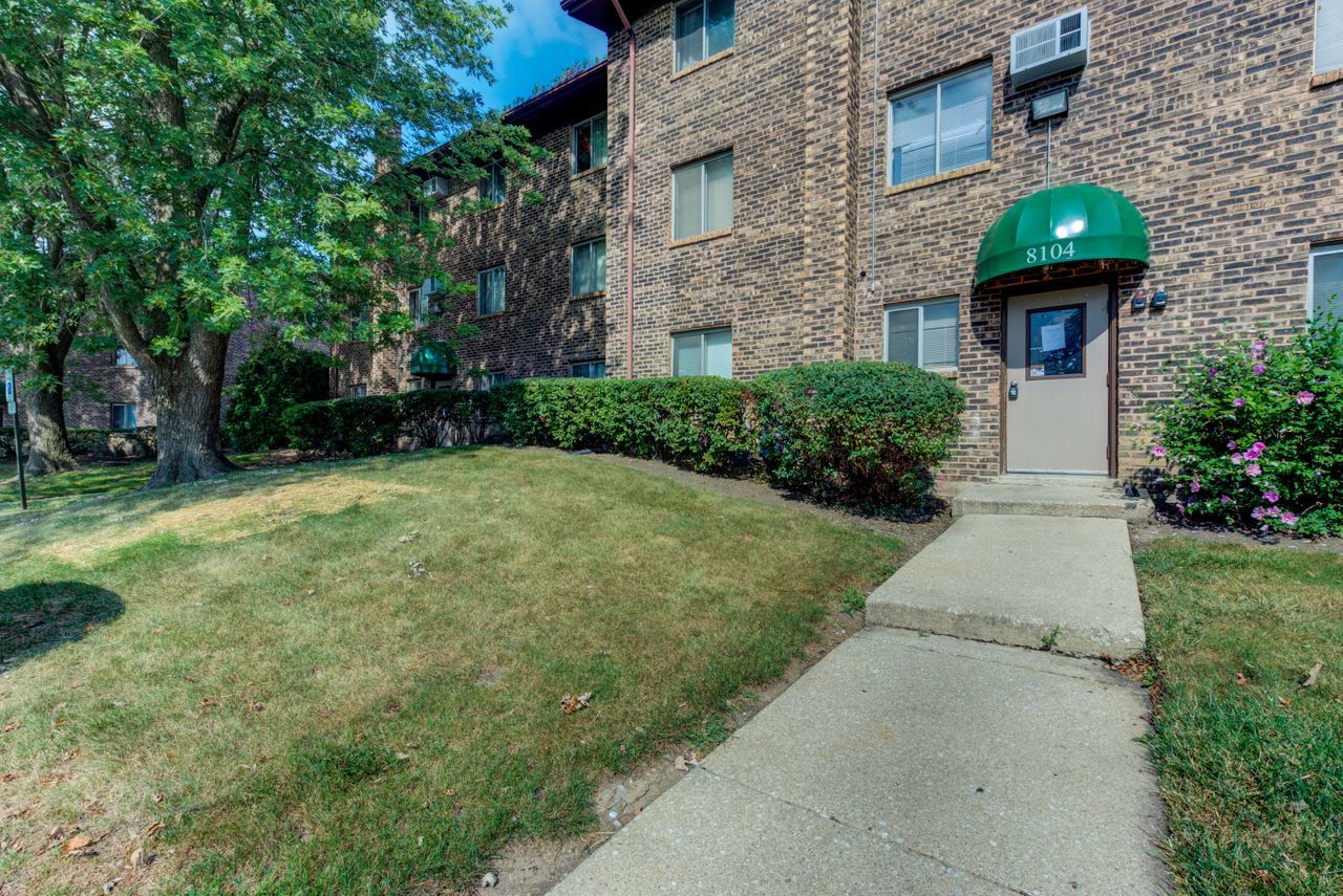 8108 WATERBURY Court #407, Woodridge, IL 60517