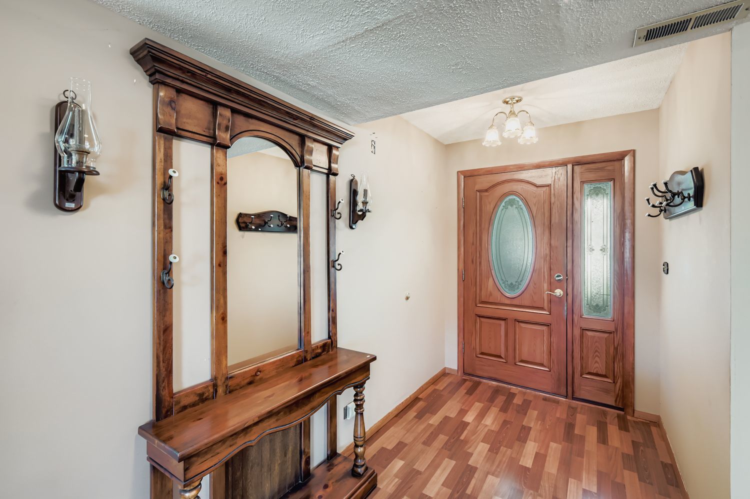 214 Cambridge Lane, Bloomingdale, IL 60108
