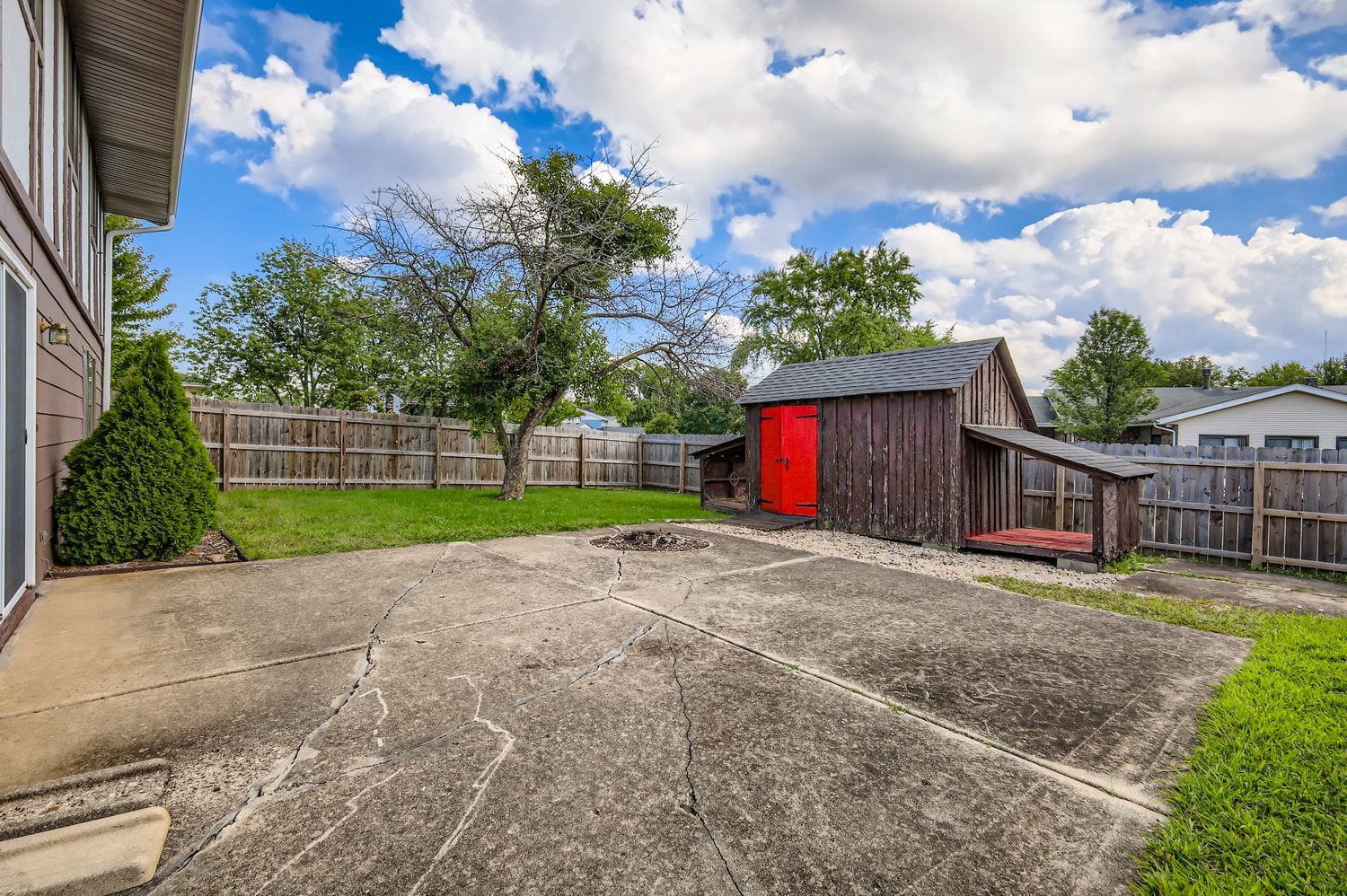 214 Cambridge Lane, Bloomingdale, IL 60108