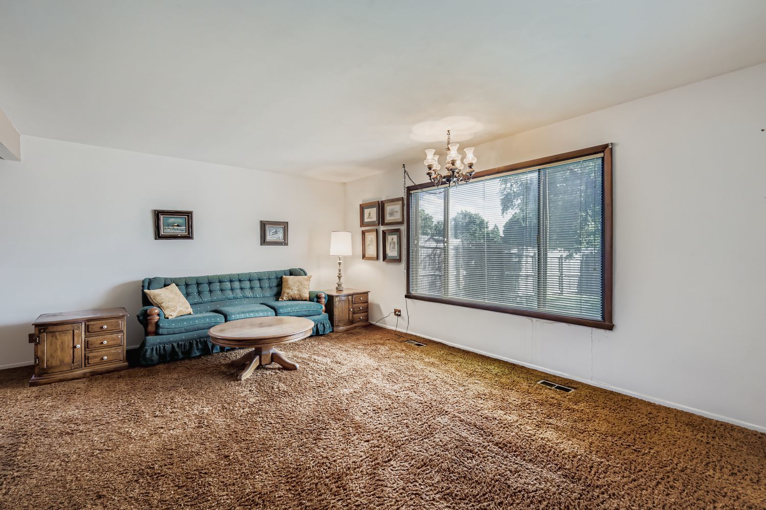 214 Cambridge Lane, Bloomingdale, IL 60108