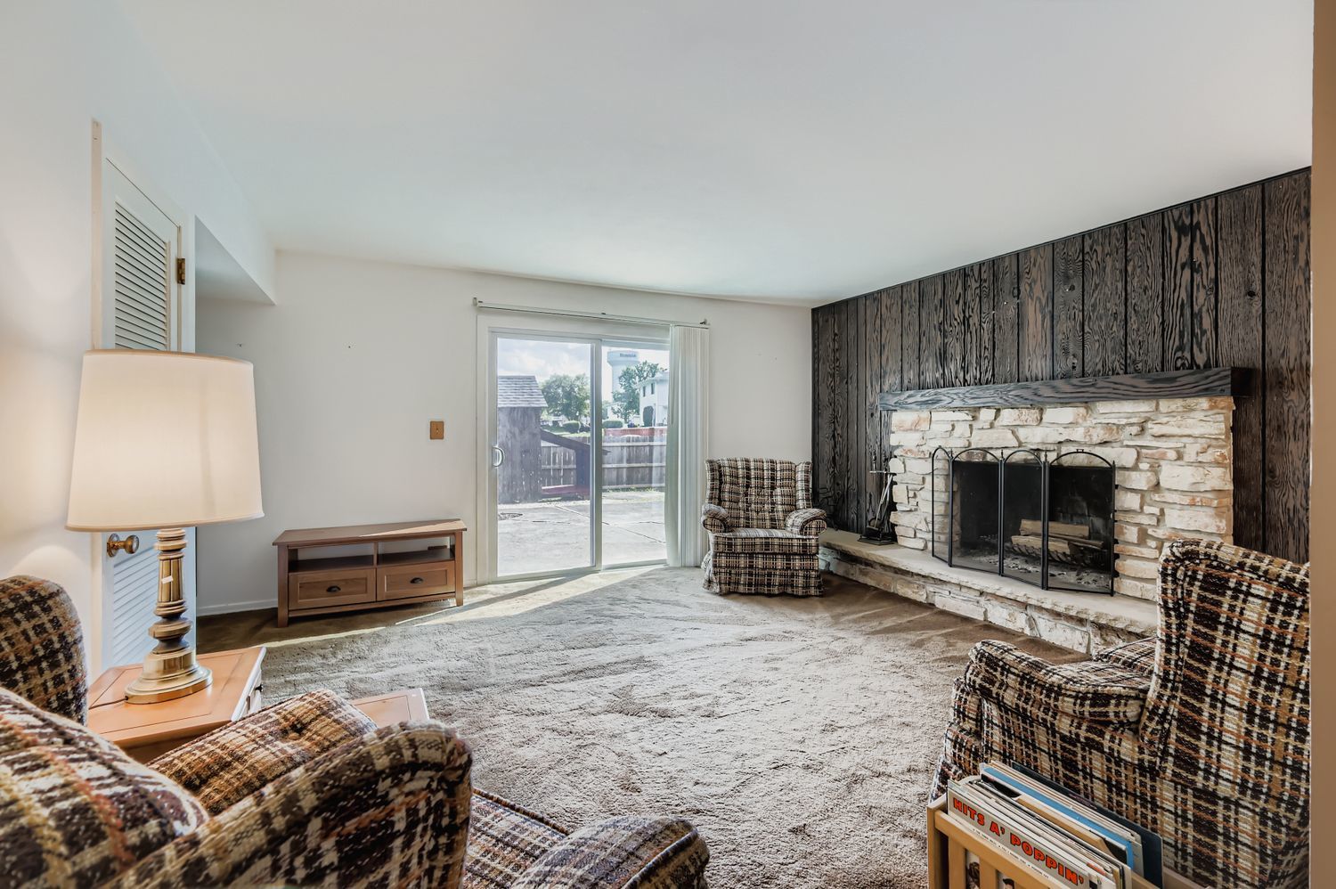 214 Cambridge Lane, Bloomingdale, IL 60108
