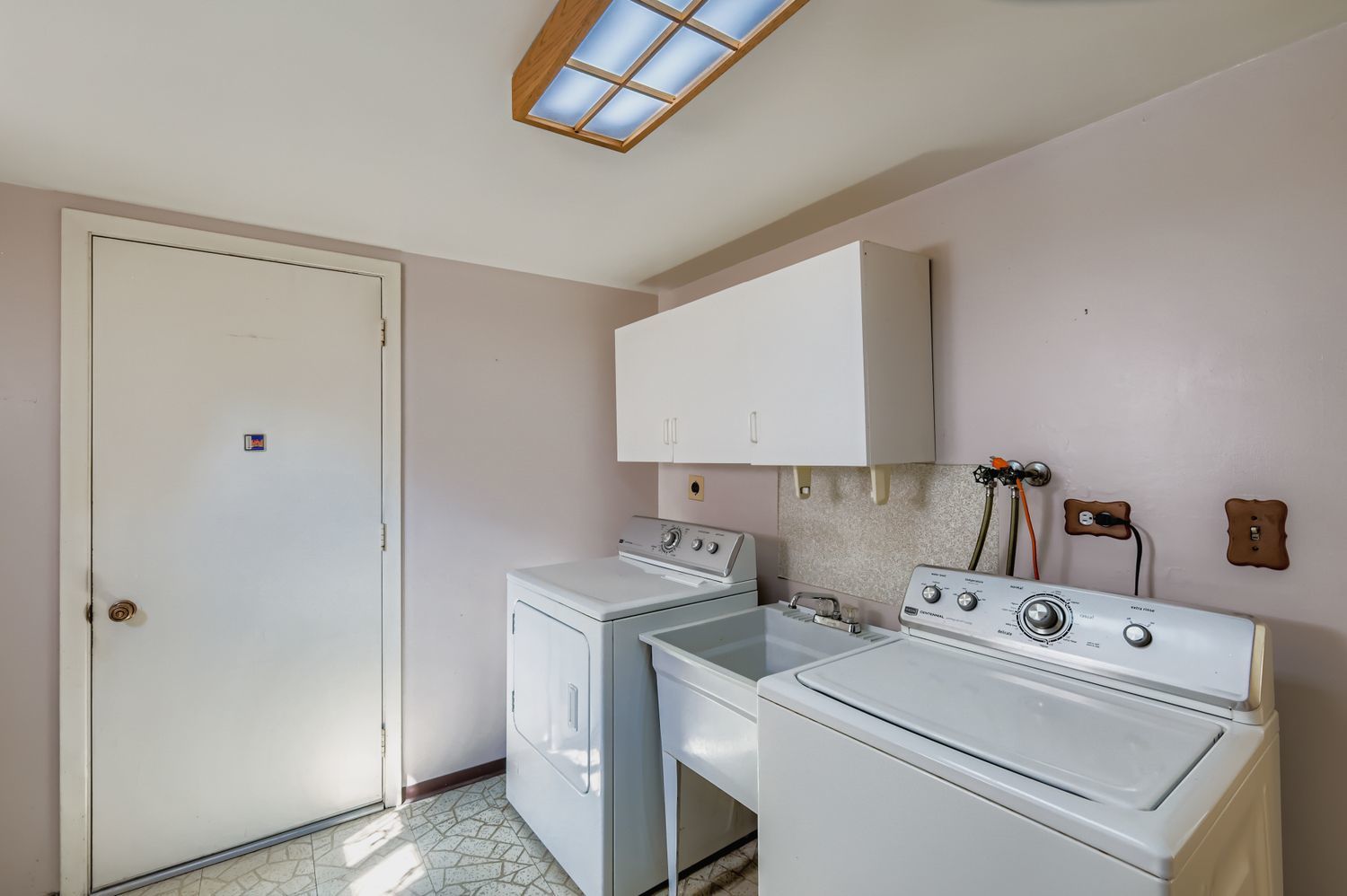 214 Cambridge Lane, Bloomingdale, IL 60108