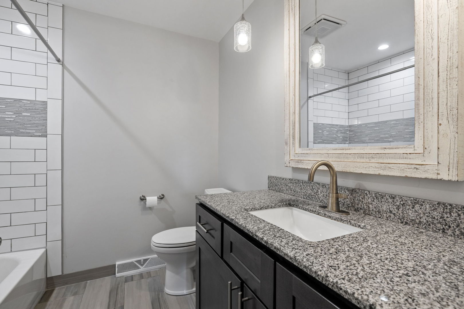 913 S Bentley Road, New Lenox, IL 60451