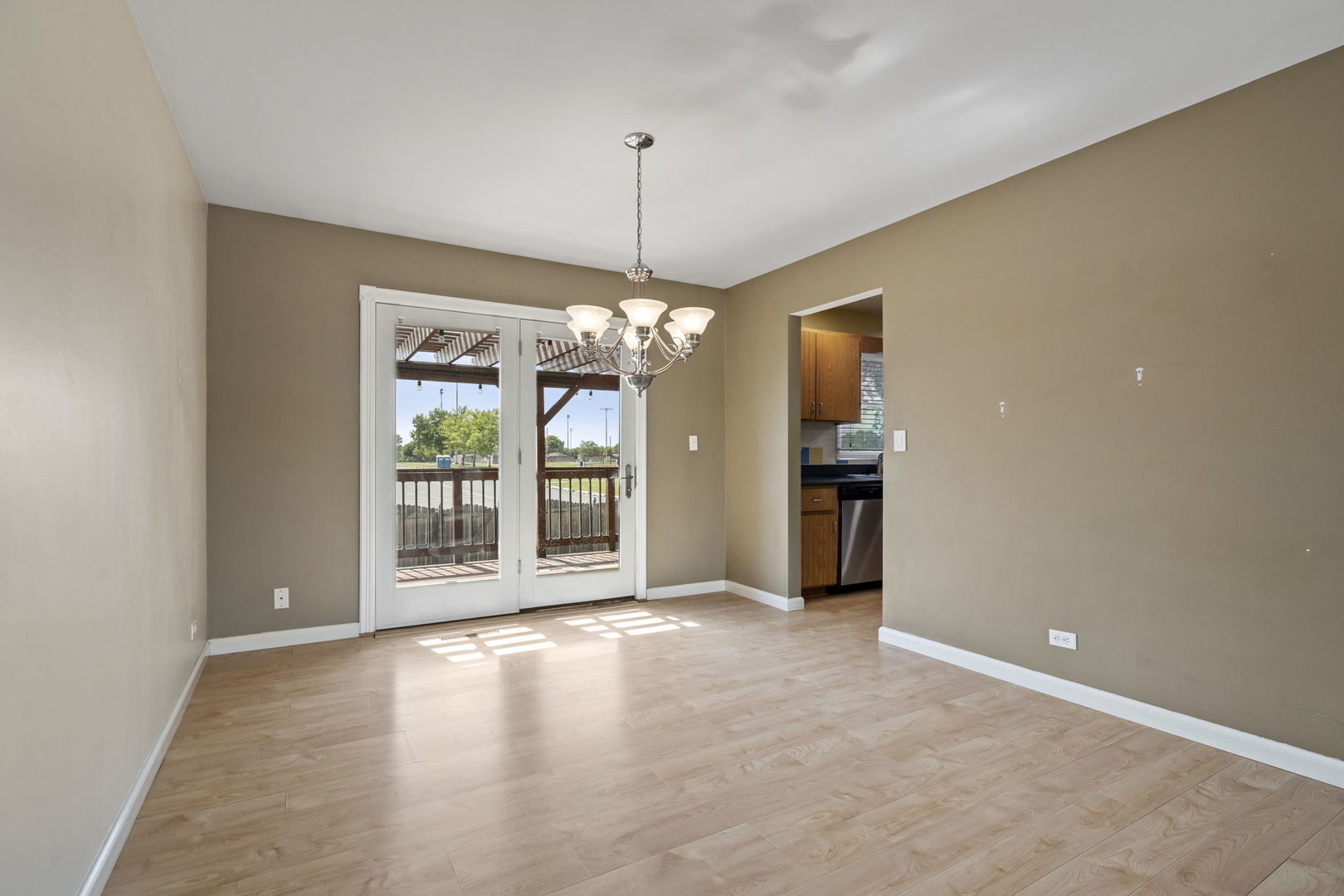 913 S Bentley Road, New Lenox, IL 60451