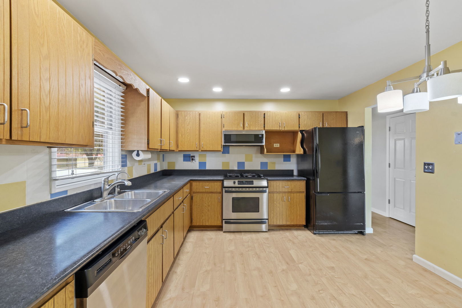 913 S Bentley Road, New Lenox, IL 60451