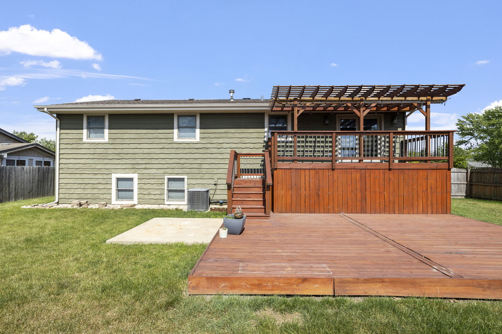 913 S Bentley Road, New Lenox, IL 60451