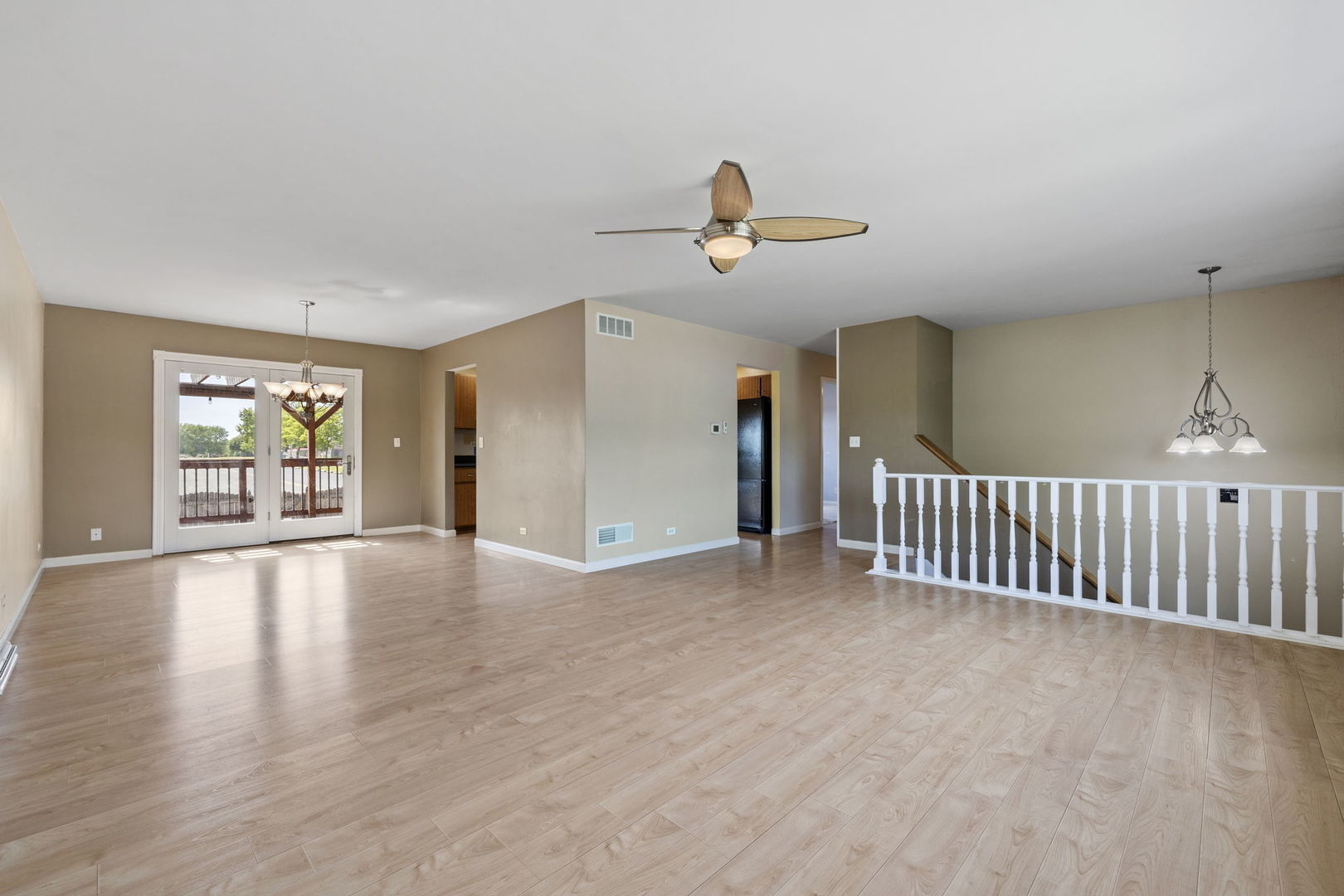 913 S Bentley Road, New Lenox, IL 60451